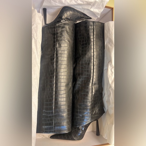 Gia Borghini Black Heeled Boots with Luxurious Texture - Picture 4 of 9